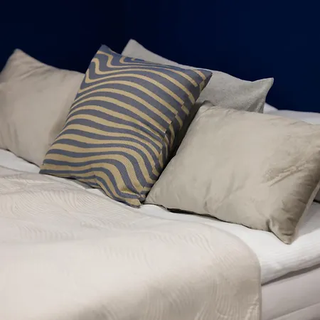 Stylish For 2 Guests In With Remote Work Space By Renters Apartman Varsó